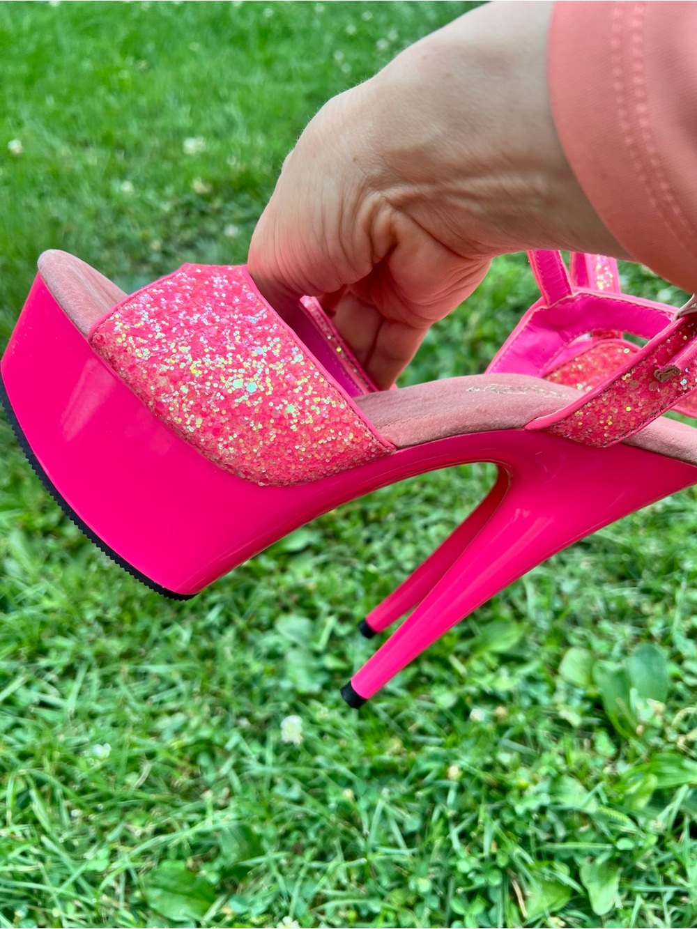 Pleaser Delight Dancer Stage Stripper Heels neon pink gold glitter 6” spike 7
